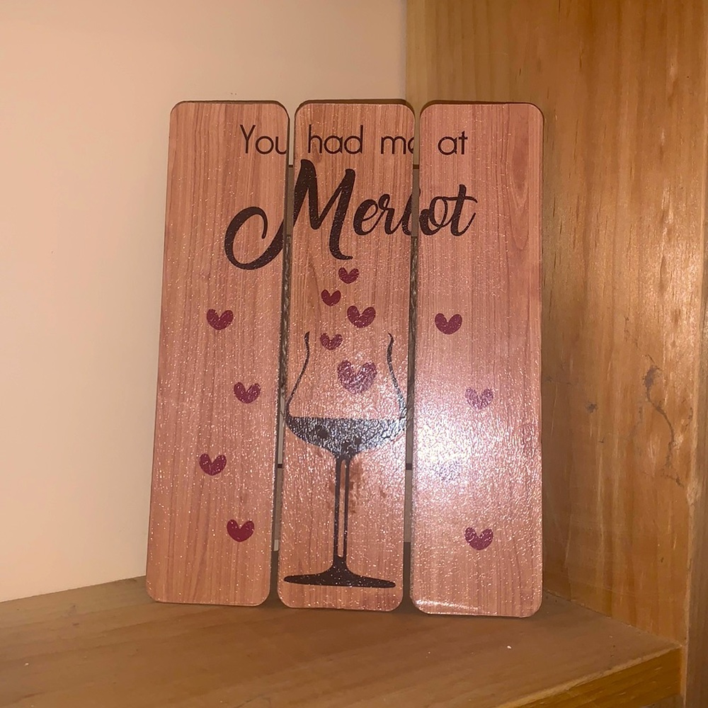 Small wine sign!